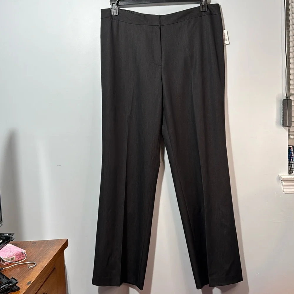 Tahari Pants Charcoal Grey‎ Straight Leg Flat Front in Size 16